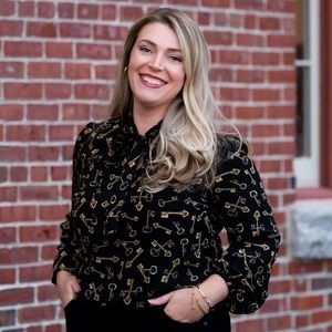 Meet your Posher, Laura